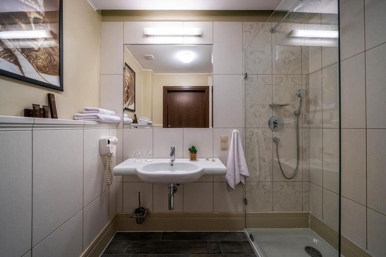 Korona Hotel Ostroleka  Eksteriør bilde