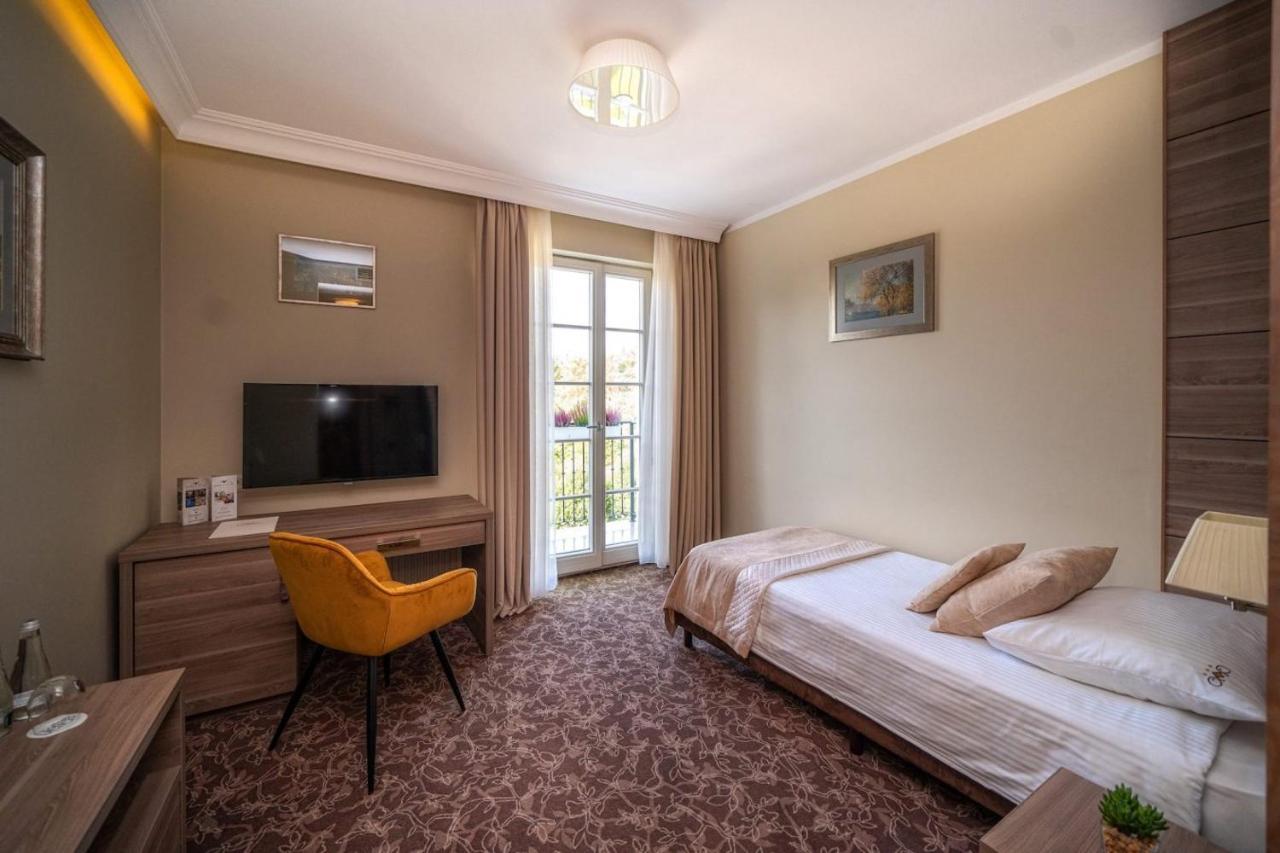 Korona Hotel Ostroleka  Eksteriør bilde