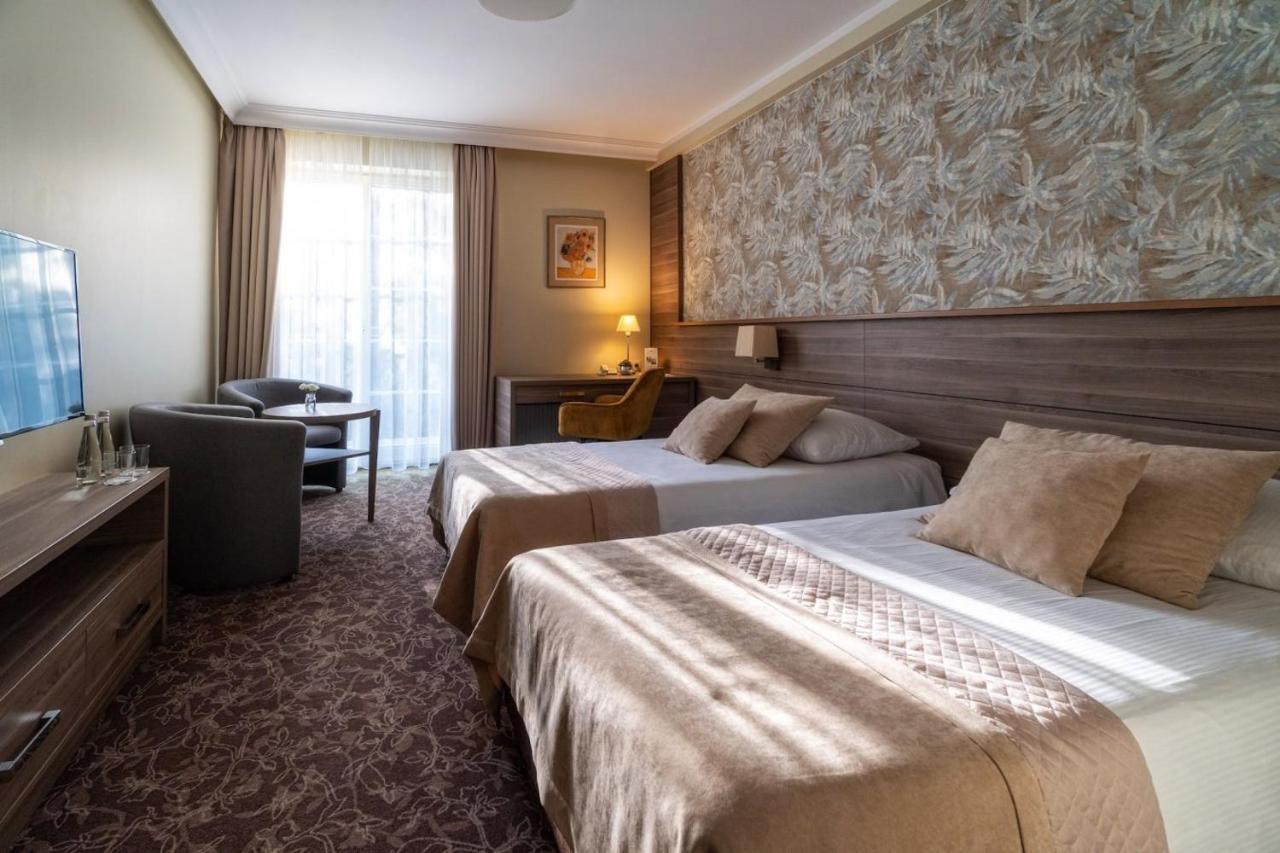 Korona Hotel Ostroleka  Eksteriør bilde