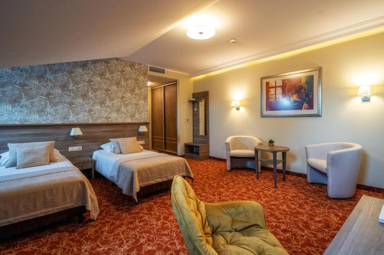 Korona Hotel Ostroleka  Eksteriør bilde